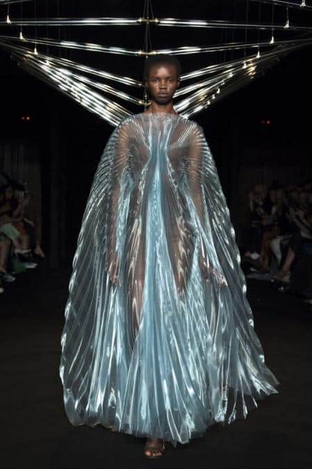 Los utópicos diseños de Iris Van Herpen, la modista que aúna ...