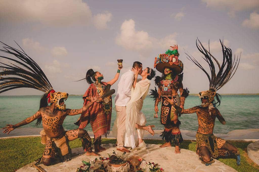 Boda por el rito maya: una ancestral ceremonia simbólica