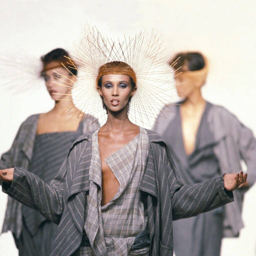 Issey Miyake: una vida de experimentación, plisados y diseños ...