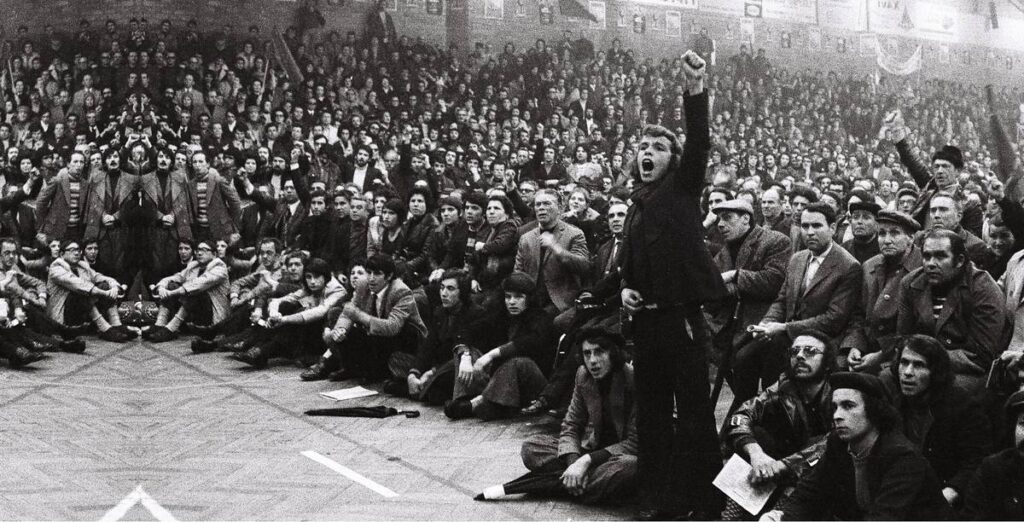 Los «años 60» o el viejo tiempo de la revolución | Nueva Sociedad